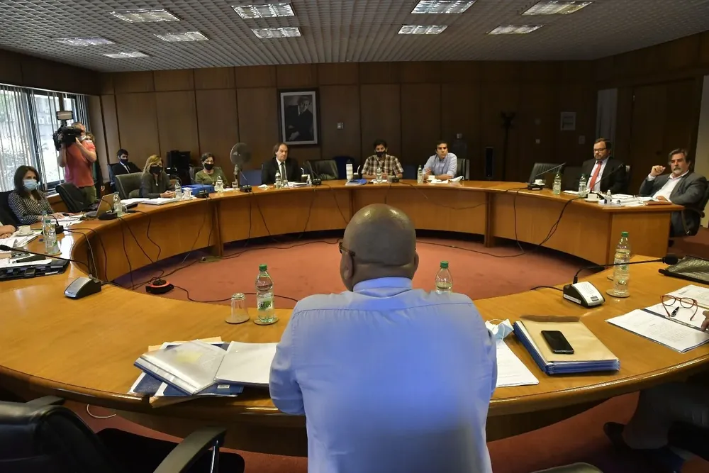 El dirigente de Fenapes, José Olivera, ante la Investigadora (dic. 2021)