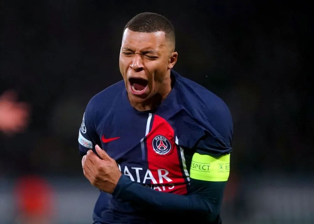 Mbappé evalúa otras opciones.