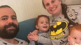 La familia Bibas fue incluida en esta lista. Ariel Bibas, de 5 años, su hermano Kfir Bibas, de apenas 1 año, y sus padres, Shiri Silberman Bibas (33 años) y Yarden Bibas (35 años).