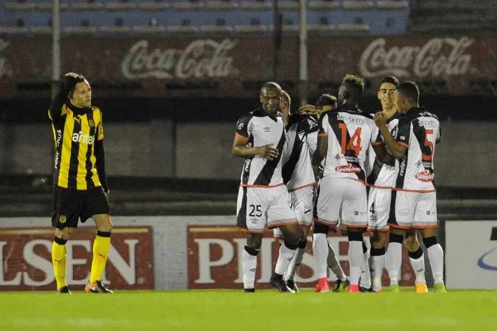 Dibble sufre, Danubio celebra