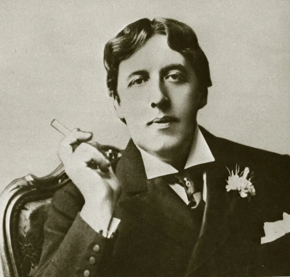 “Todos estamos en el mismo barro, pero solo algunos miran las estrellas”, Oscar Wilde