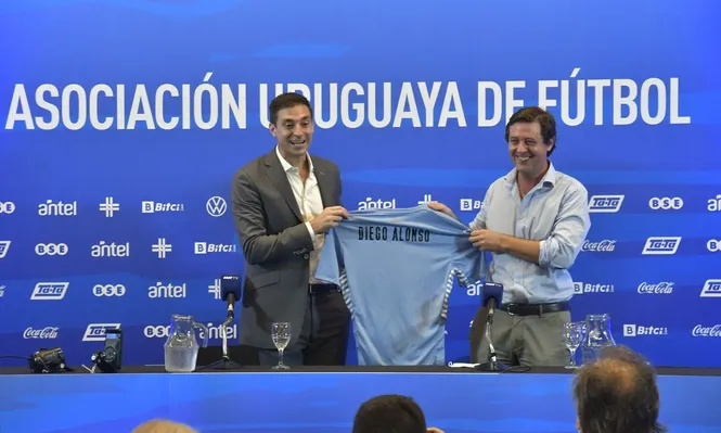 Diego e Ignacio Alonso en la presentación del nuevo entrenador, en enero