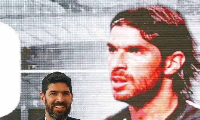 Sebastián Abreu en el homenaje en el Paseo de la Fama de Maracaná