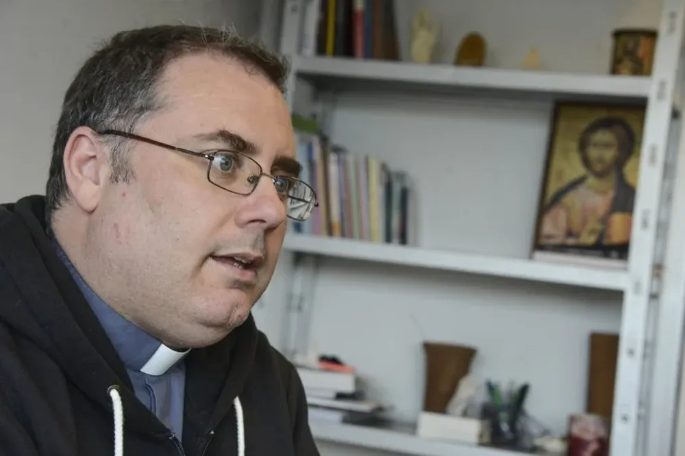 El liceo Jubilar se vistió de espíritu mundialista con múltiples banderines