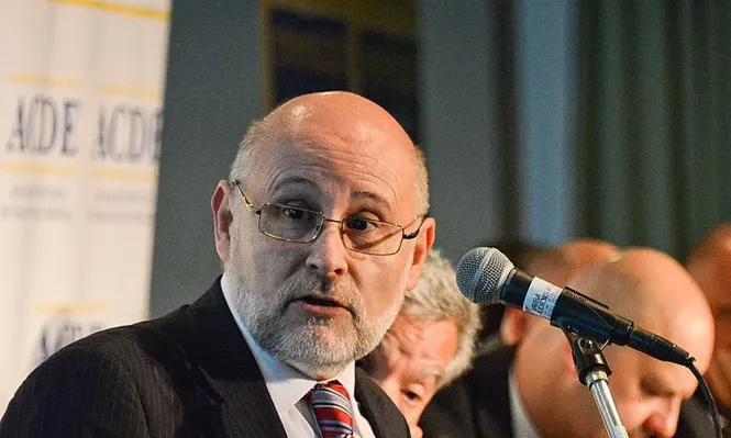 Desafíos y reclamos en el sector de los servicios