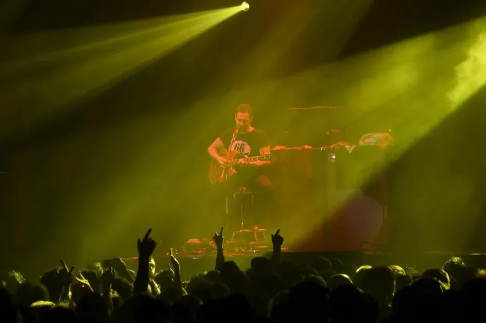 La banda argentina Divididos se presentó ayer en Landia con un show que repaso éxitos propios y ajenos