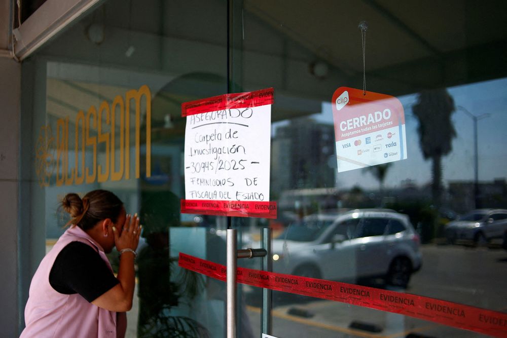 La policía mexicana selló el salón de belleza que pertenecía a la víctima para intentar hallar pistas que le permitan dar con los asesinos.