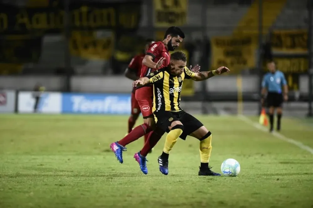 Junior Arias y Gabriel De León