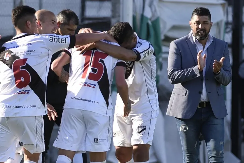 Danubio, uno de los líderes, ante Boston River este sábado a las 16 en Trinidad.