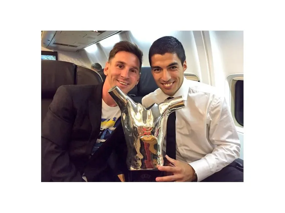 El 27 de agosto saludando a Messi: Felicitaciones amigo!!!!!! Bien merecido y un privilegio estar contigo