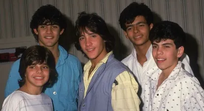 Menudo en 1985, con la integración de Ricky Martin, Charlie Rivera, Roy Rosselló, Robby Rosa y Ray Acevedo