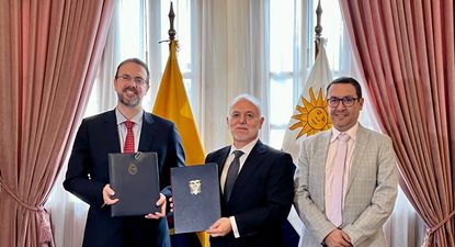 Firma de convenio de servicios aéreos entre Uruguay y Ecuador&nbsp;