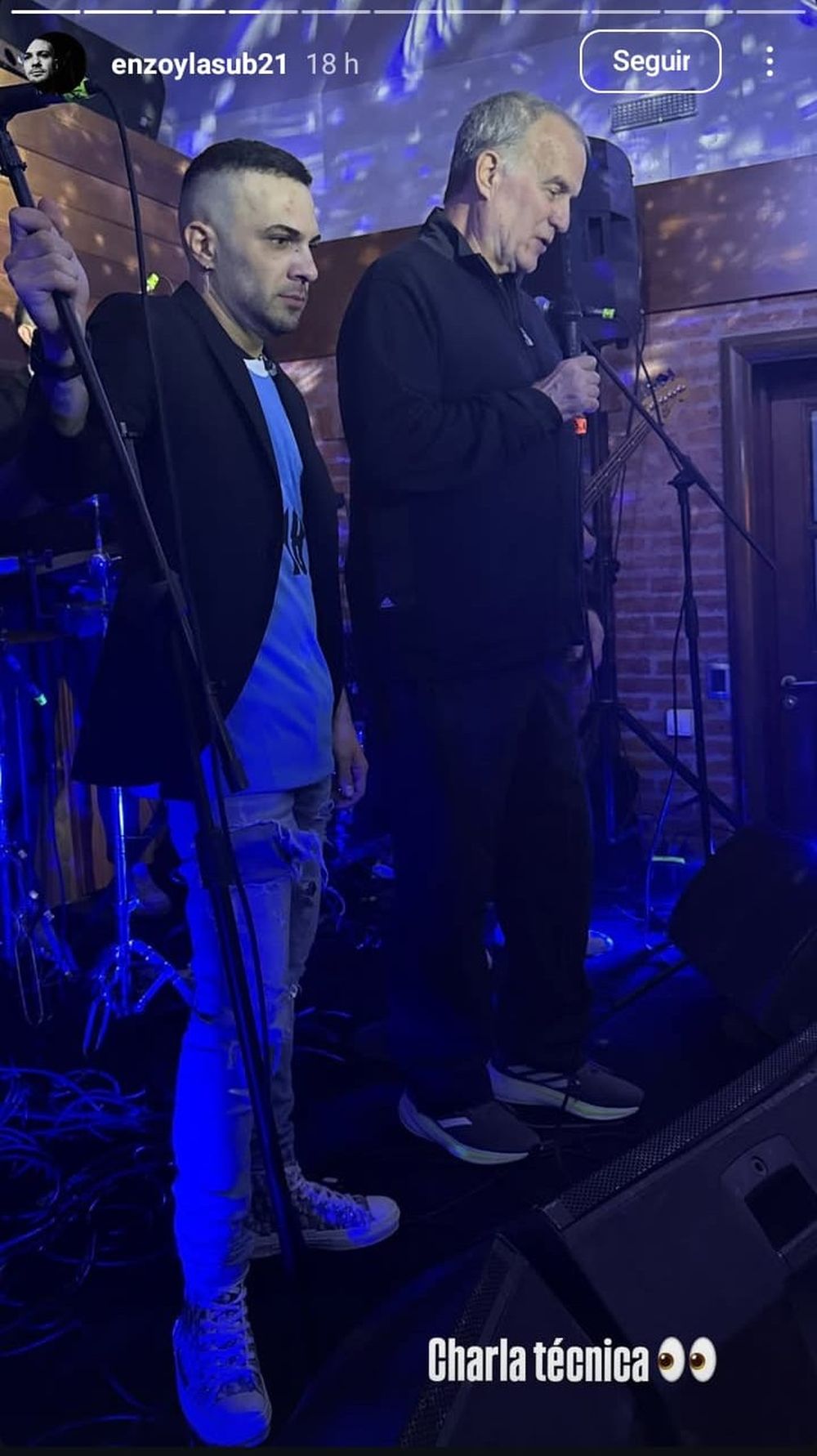 Marcelo Bielsa y Enzo Sosa en los festejos de la selección uruguaya Marcelo Bielsa y Enzo Sosa en los festejos de la selección uruguaya