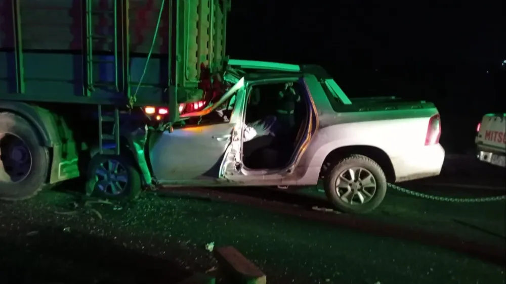 Tres vehículos chocaron en ruta 1 y murieron dos personas; otras dos perdieron la vida más temprano, en Treinta y Tres