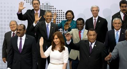 De Alfonsín a Milei: los presidentes argentinos en las cumbres convocadas por Estados Unidos