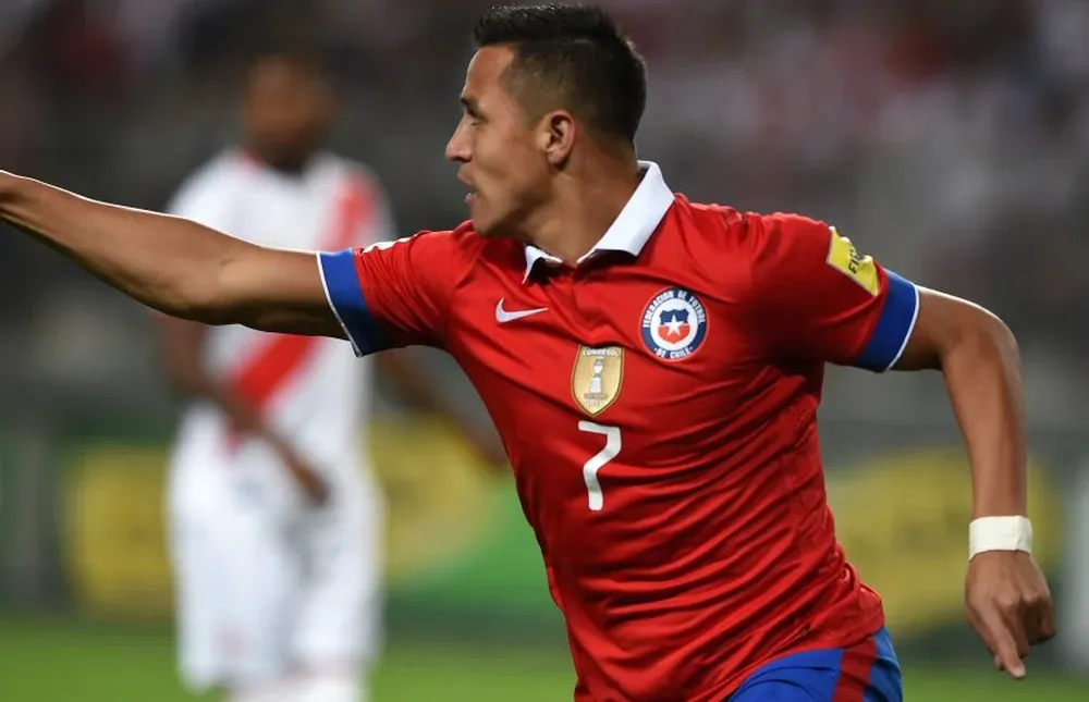 Alexis Sánchez le hizo dos goles a Perú