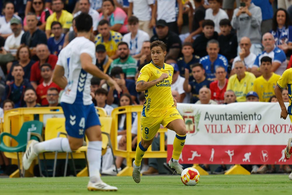 Jeremía Recoba debutó con Las Palmas en un clásico amistoso ante Tenerife
