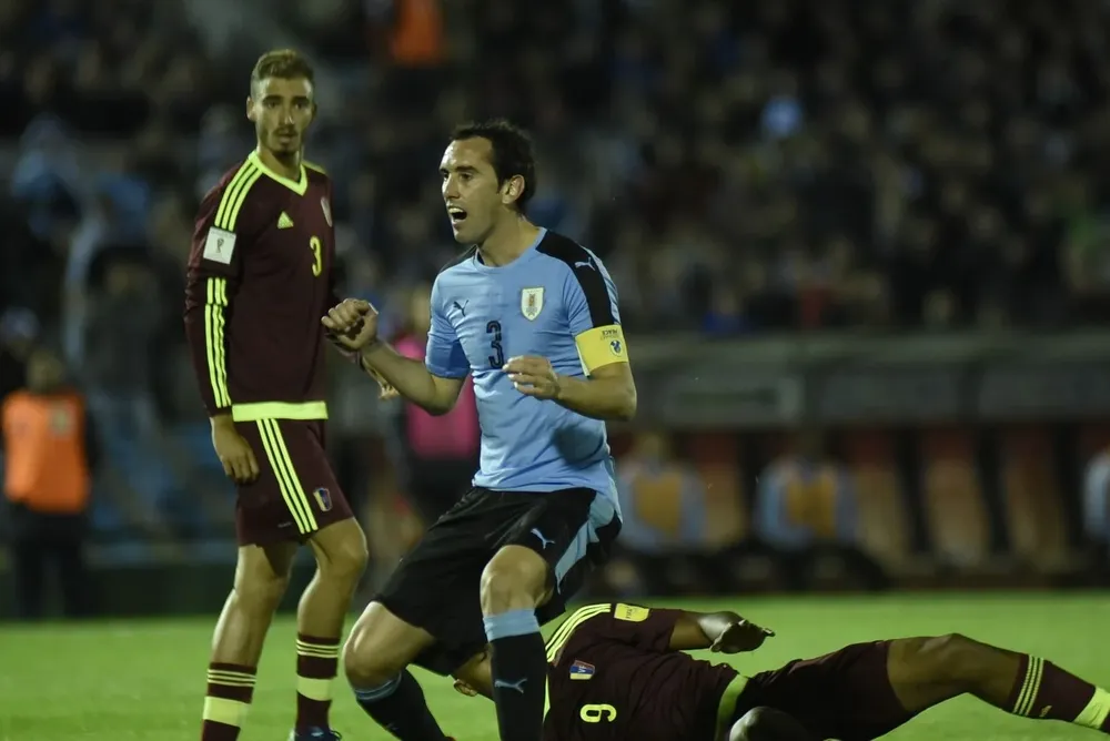 Godín en el último Uruguay-Venezuela en el Centenario