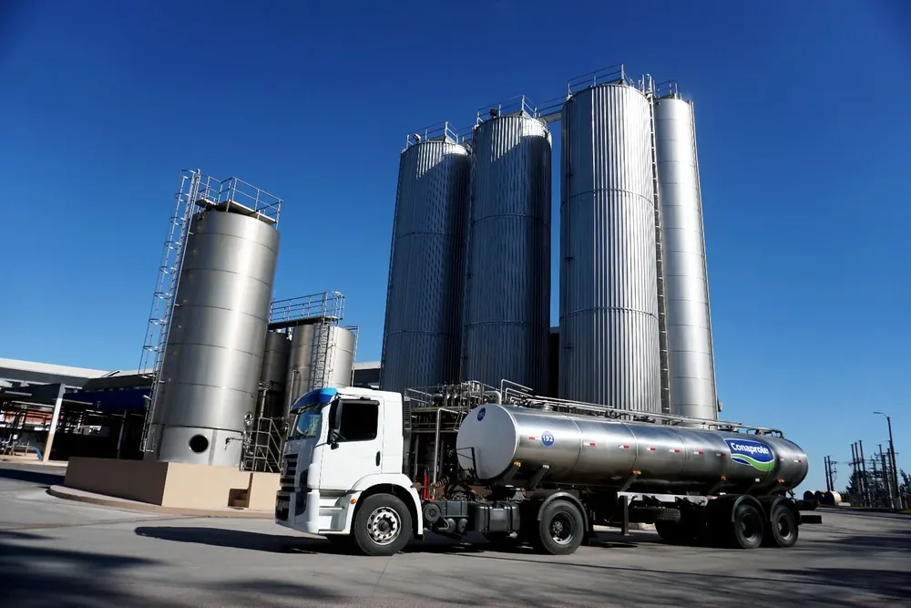 La remisión de leche a las plantas sigue aumentando.