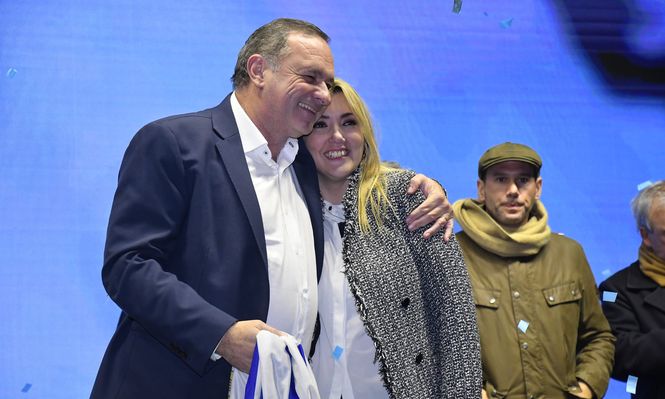 Valeria Ripoll junto a Álvaro Delgado