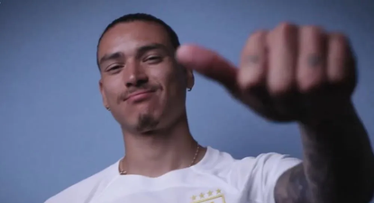 El Observador | 20240605-darwin-nunez-la-nueva-camiseta-la-seleccion-uruguay.webp