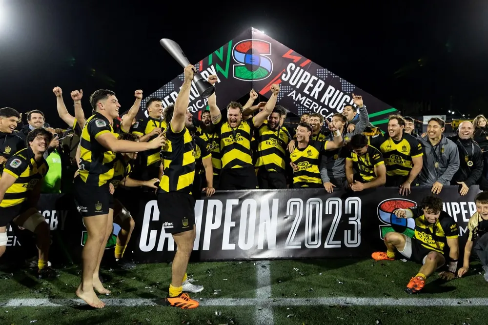Peñarol Rugby va por la triple corona