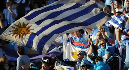 Por su gente, Uruguay busca dar el paso a la final