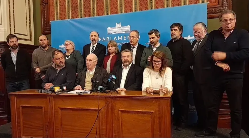 Conferencia de prensa del Frente Amplio tras la imputación de Penadés