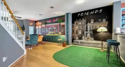 venden una casa ambientada como la popular serie friends: como es por dentro