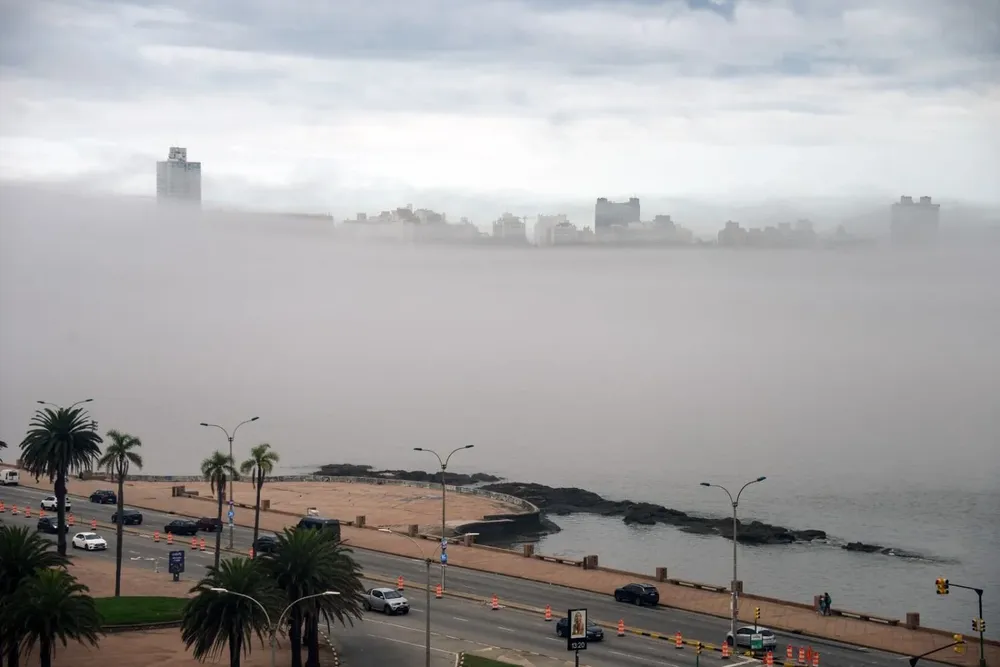 Imagen de la niebla en la costa de Montevideo. Archivo