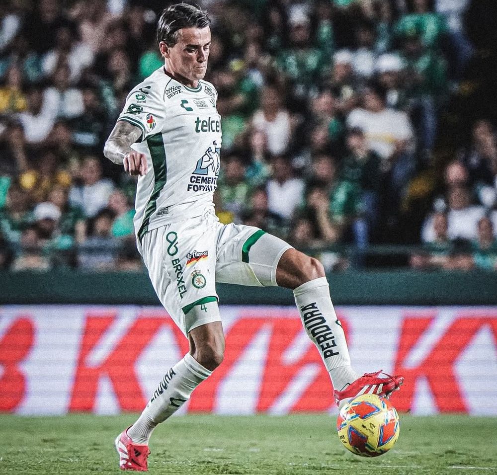 Nicolás Fonseca jugó todo el partido en León pese al desagradable episodio de inseguridad que vivió dos días antes