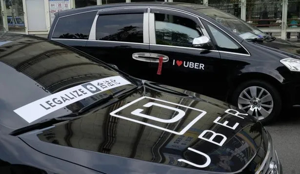 Uber suspende su programa de autos autónomos después de un accidente fatal