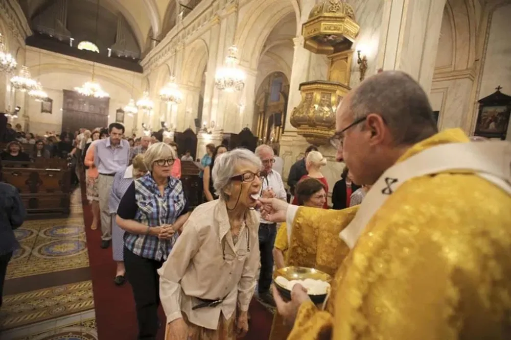 El cardenal Daniel Sturla ayer durante la misa de Navidad.