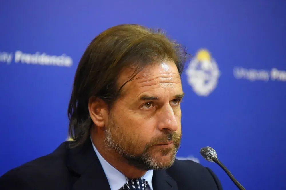 Luis Lacalle Pou anunció en conferencia el arribo de 2 millones de dosis para marzo