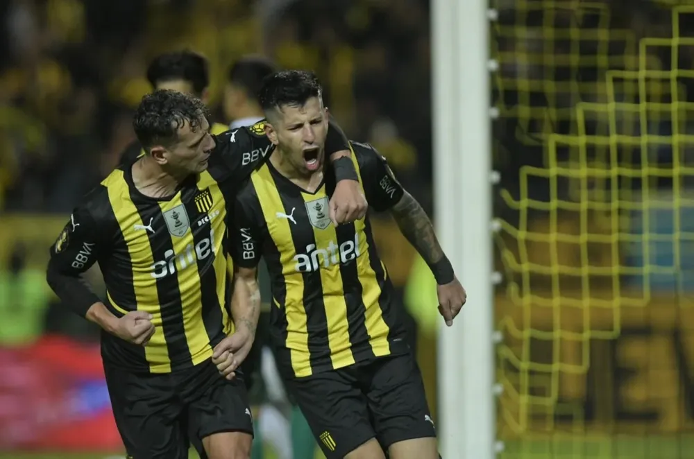 Aguirregaray festeja con Ceppelini