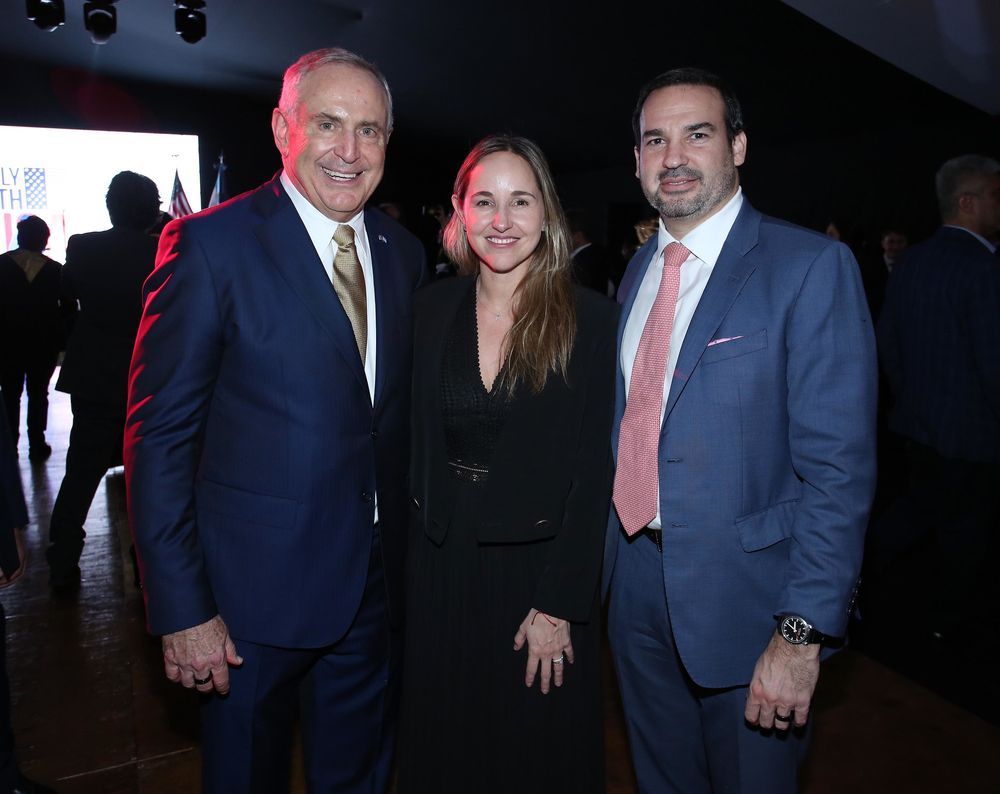 El embajador Marc Stanley junto a la vicejefa de Gobierno de la Ciudad de Buenos Aires Clara Muzzio