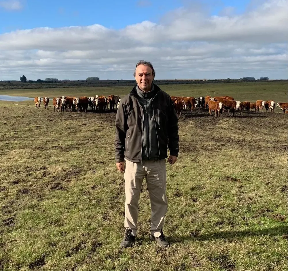 Jaime Mesa en su establecimiento agropecuario, ubicado en Polanco del Yi.