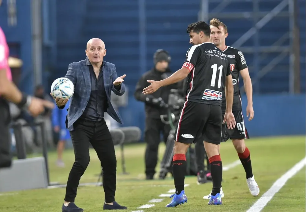 Repetto sufre por las carencias de su equipo