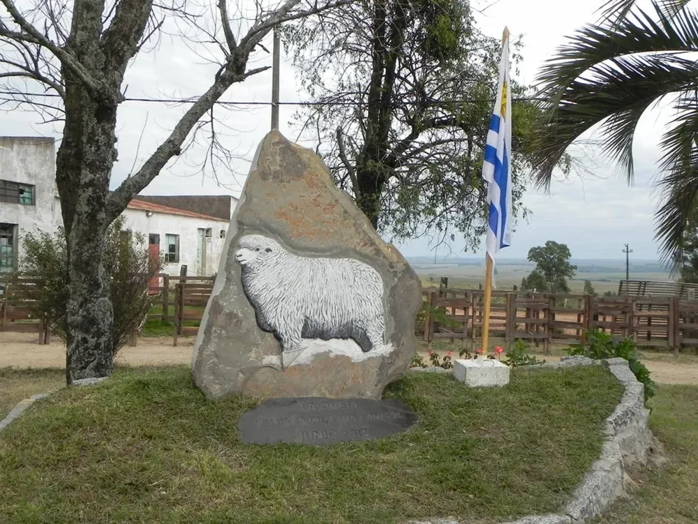 El monumento a la oveja, en Cerros de Amaro