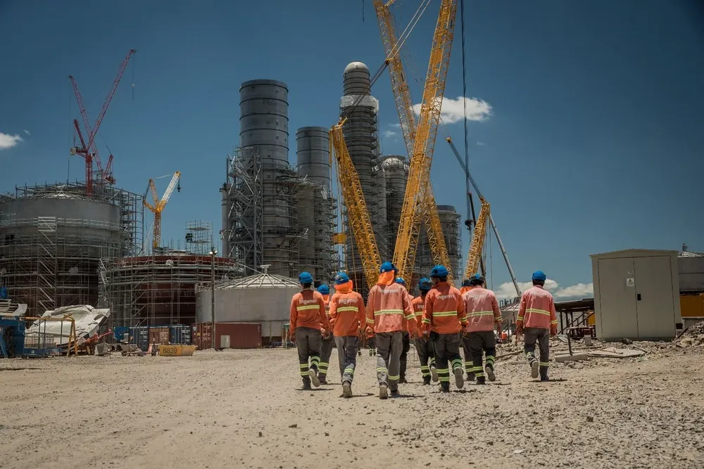 Trabajos en la planta de UPM II.