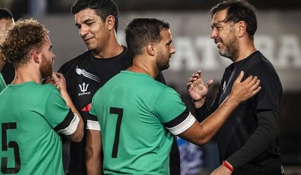 Diego Polenta y Álvaro Recoba, el Chino Recoba, en el equipo de La Coloña de la Liga Pro