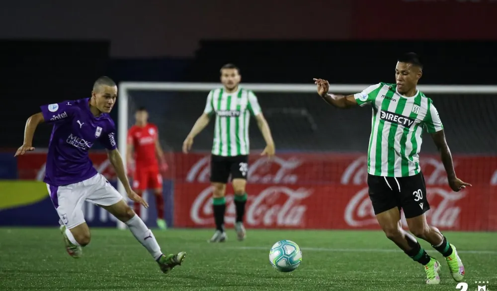 Matías Abaldo de Defensor y Saravia de Racing