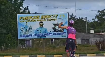 La emoción del olímpico Eric Fagúndez al llegar a Vergara y ver el cartel que le hicieron