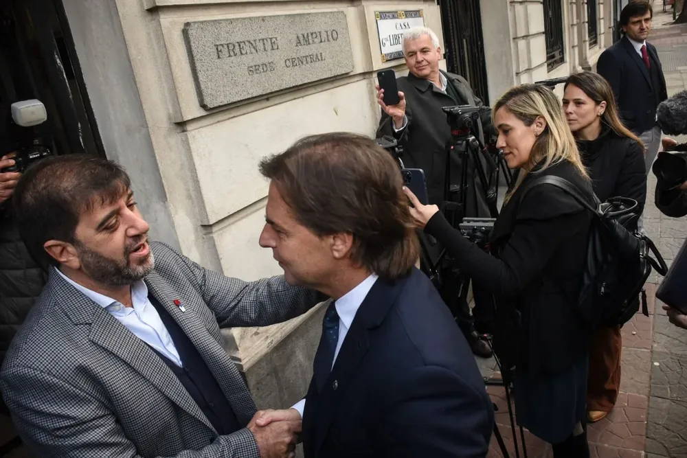 El episodio ocurrió el viernes cuando Lacalle Pou fue a la sede del FA a presentar el proyecto de la seguridad social