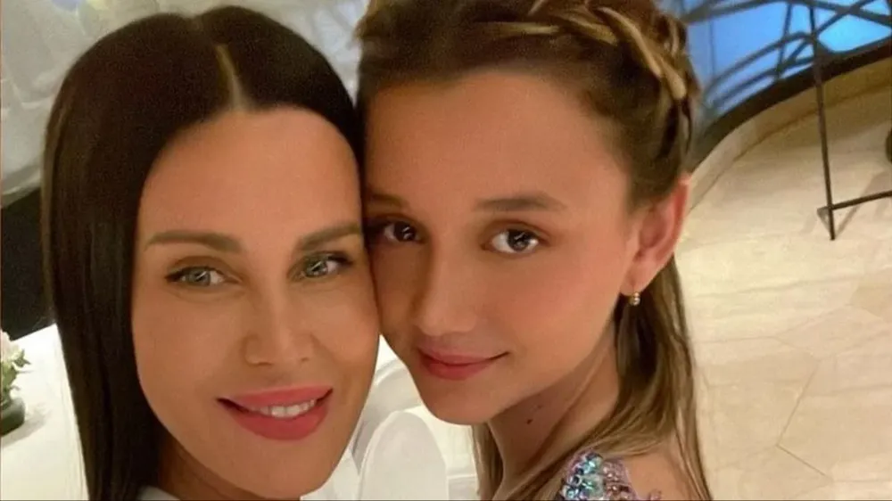 Natalie Weber y su hija Mía