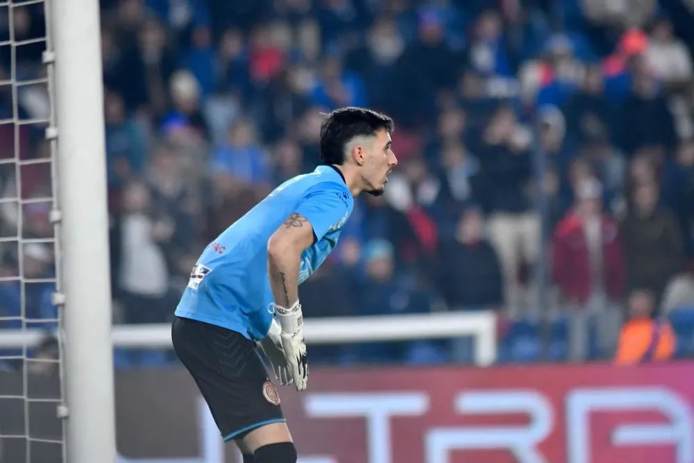 Lucas Machado, golero de Rentistas