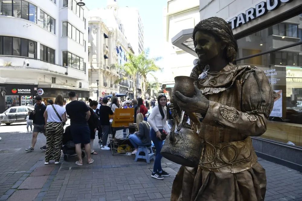 Una estatua viviente en la Ciudad Vieja