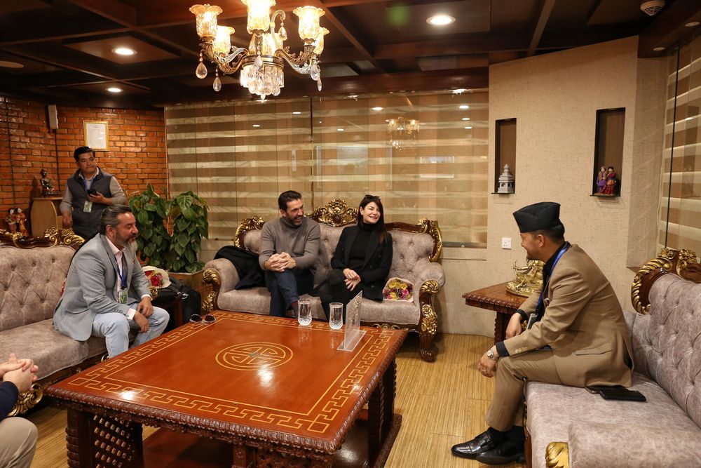 Buffon impulsa el fútbol en Nepal.