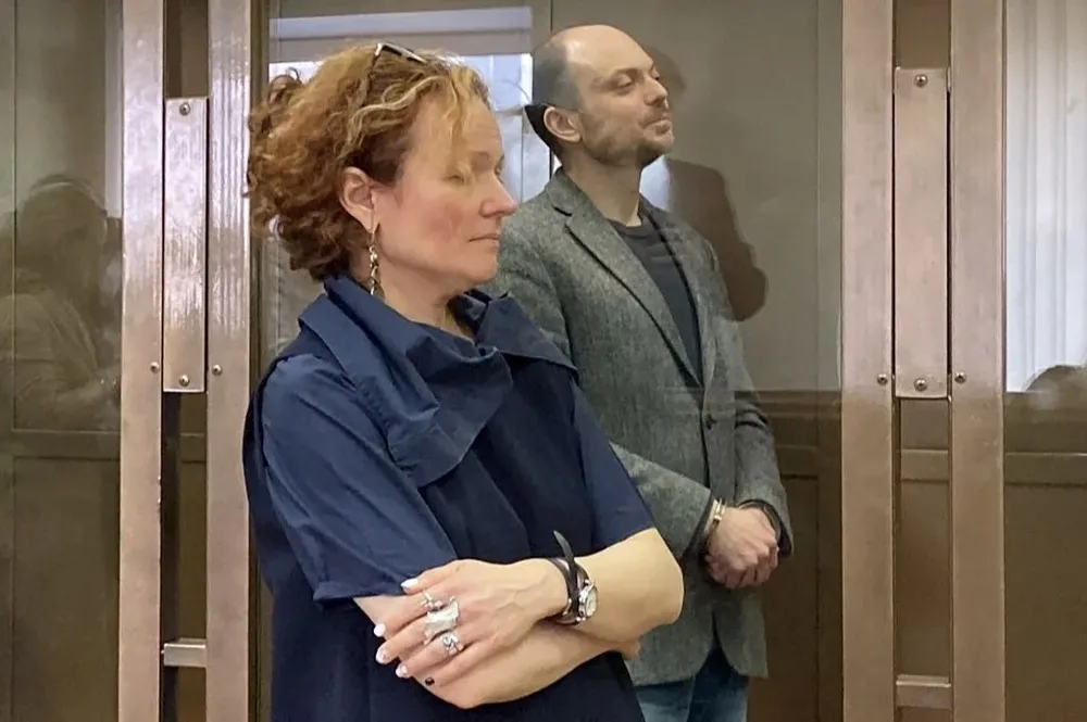 Kara-Murza, cercano al conocido opositor Boris Nemtsov asesinado en 2015, era una de las últimas voces críticas contra el Kremlin que no estaba en la cárcel o exiliado en el extranjero.