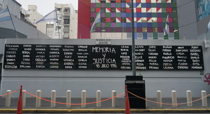 Los acusados del atentado a la AMIA, todos iraníes y miembros de Hezbollah, no han sido detenidos, y sus extradiciones fueron rechazadas por Irán.